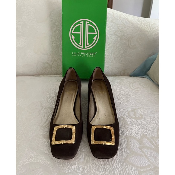 Lilly Pulitzer chocolate brown suede pumps w/ golden buckle-Very